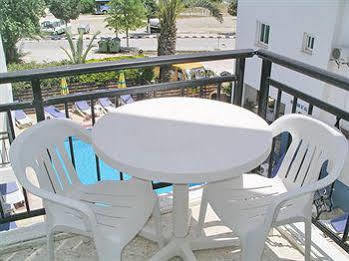 Renos Hotel Apts Πόλη Εξωτερικό φωτογραφία