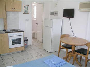 Renos Hotel Apts Πόλη Εξωτερικό φωτογραφία