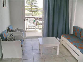 Renos Hotel Apts Πόλη Εξωτερικό φωτογραφία
