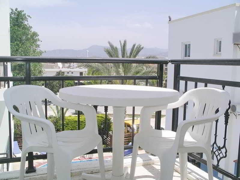 Renos Hotel Apts Πόλη Εξωτερικό φωτογραφία
