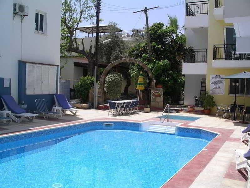 Renos Hotel Apts Πόλη Εξωτερικό φωτογραφία